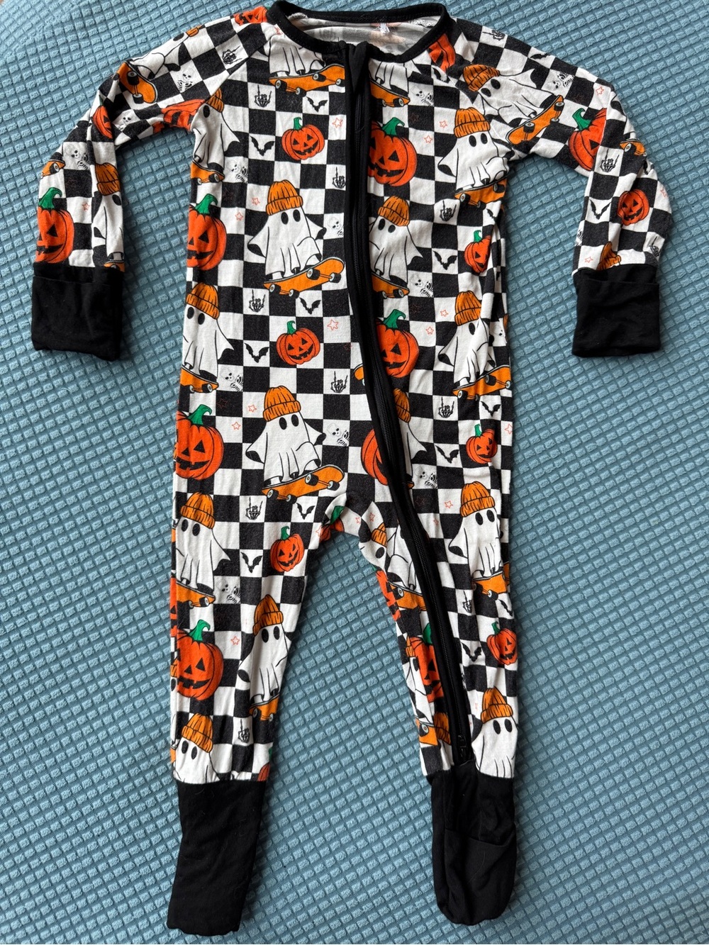 HALLOWEEN bamboo Ghost Pumpkin Skateboard Pajamas Sleepsuit size 6M - 12M with t